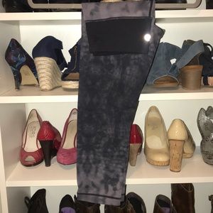 Lululemon snowy owl wunder under capris